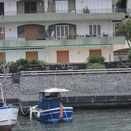 Acirealevacanze - Romantica Sul Mare Apartment *